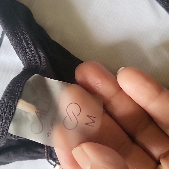 Sports crisscross tank tops - Picture 2 of 3